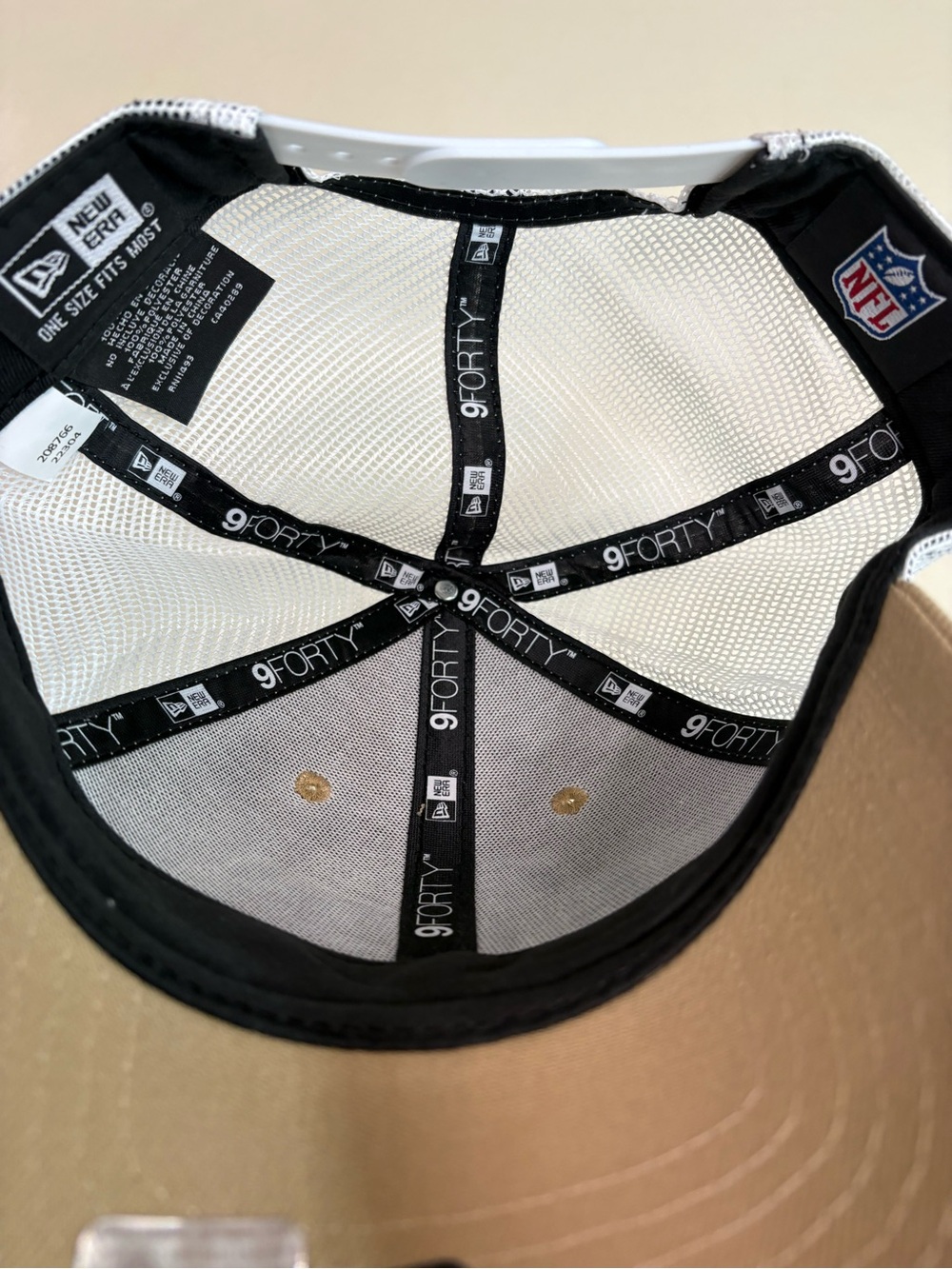 New Era 9FORTY Snapback Hat - White, Black, Gold